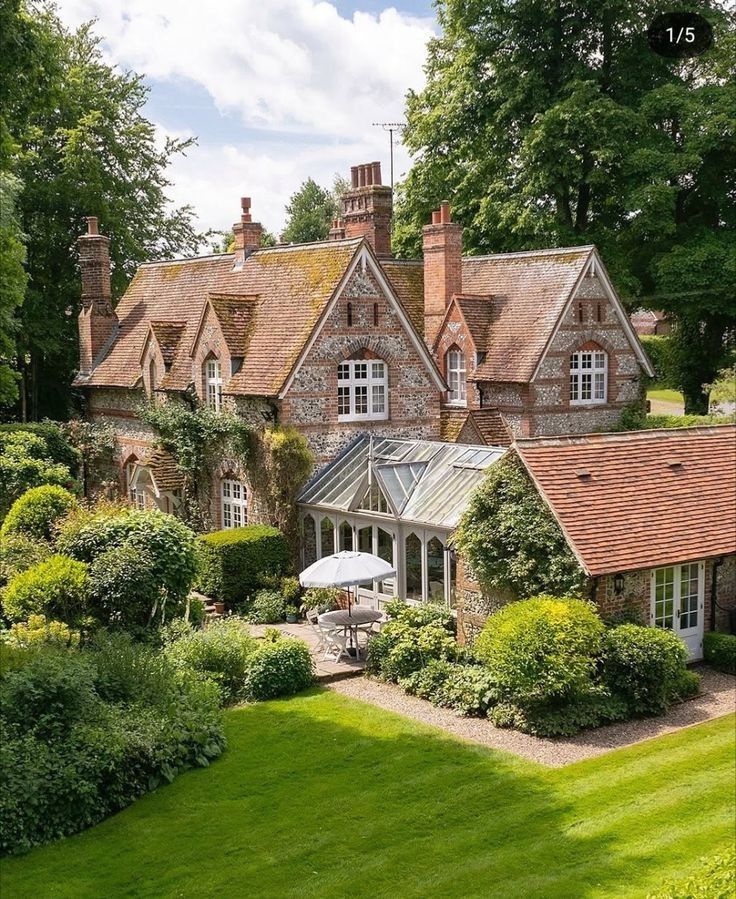 Victorian Manor