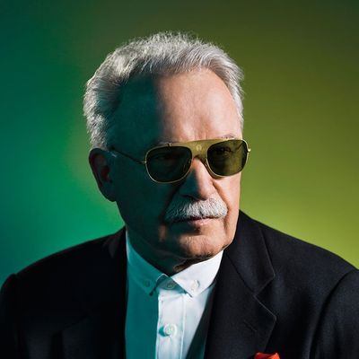 Elegant Gentleman in Sunglasses sunglasses suit gentleman gradient mystery